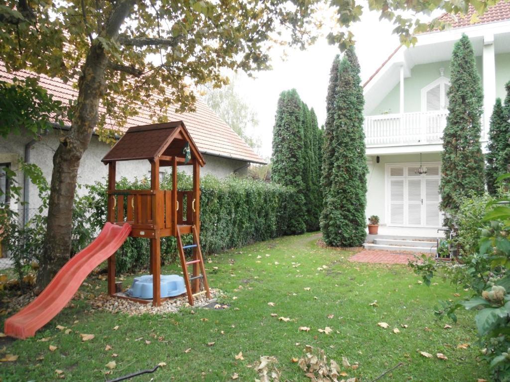 Csokonai Guesthouse Zamárdi Exterior foto